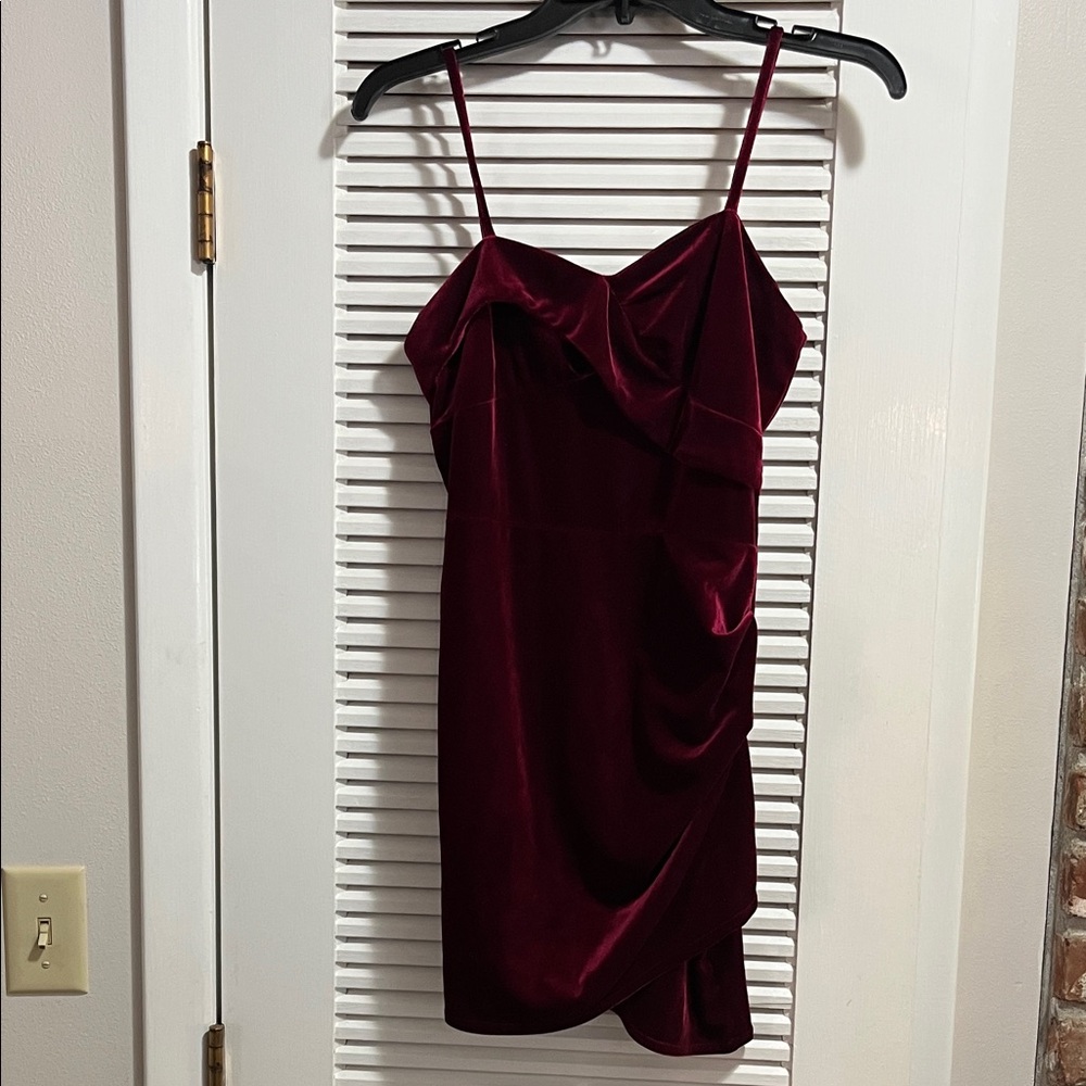 Elegant Burgundy Mini Dress